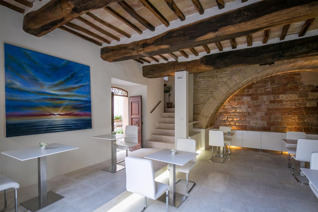 Hotel Degli Affreschi Montefalco Bagian luar foto