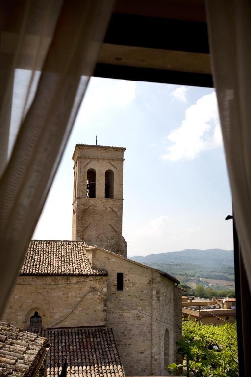 Hotel Degli Affreschi Montefalco Ruang foto